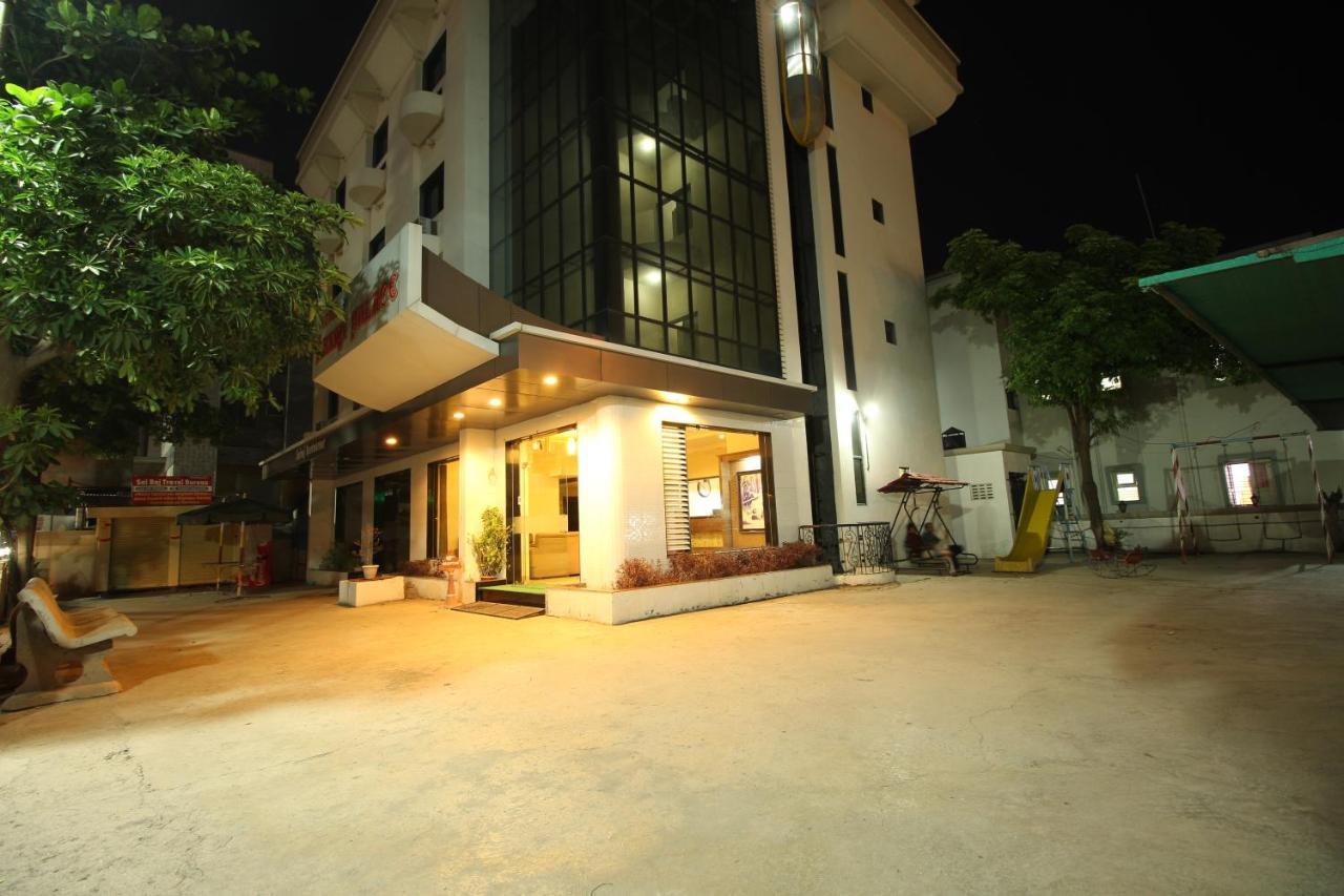 Hotel Laxmibai Palace Ширди Экстерьер фото